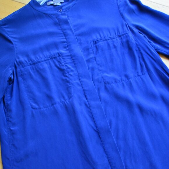 Vince 100% silk Blouse Size 2 Navy - Picture 3 of 10